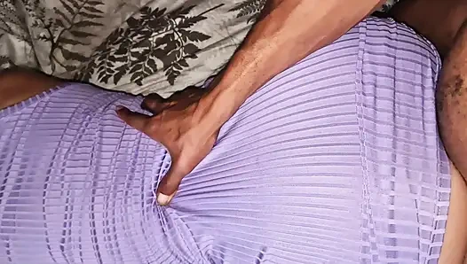 Baldız evde yalnız kaldı, beni külotsuz kısa bir elbiseyle kışkırtmak için odasının kapısını açık bıraktı