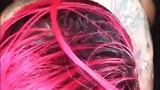 Büyük dildo emen sürtük