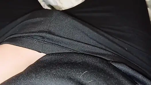 Lezbiyen kız arkadaşlarımın seks yaparken çıkardığı seslere mastürbasyon yapıyorum