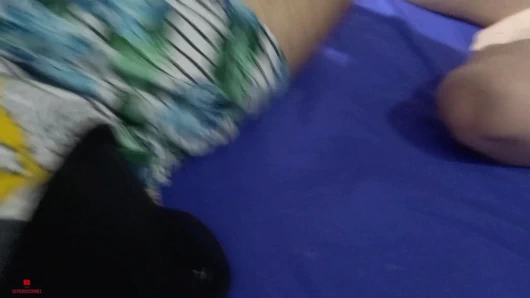 Masum yüzlü üvey kız kardeşim bana harika bir oral seks yapmasına izin vermemi istiyor