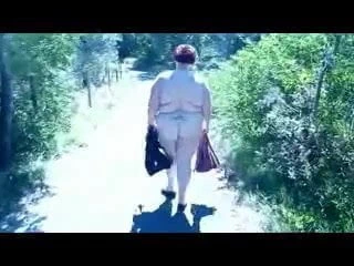 Açık havada striptiz yapmak için yapılmıştır