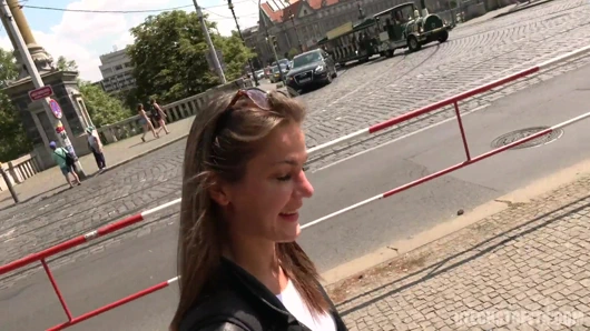 Çek sokakları - şimdiye kadarki en ürperen kız