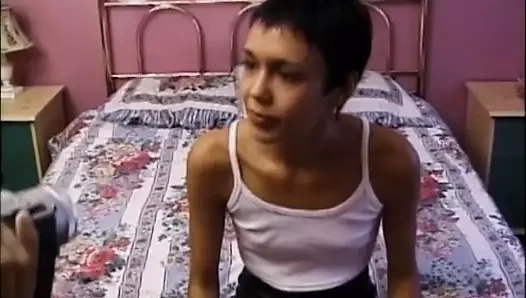 Edpowers - sıska tamara büyük horoz yerleştirmeden önce oynuyor