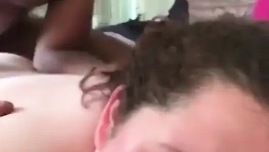 İngiliz iri güzel kadın götten sikişmeme izin ver inleyerek orgazm oluyor