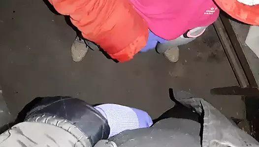 Bir evi soymadan önce iz bırakmamak için eldivenlerle mastürbasyon yapmaya karar verdik (rol oyunu) - lesbian-candys