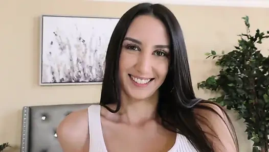 Esmer natalia nix üvey babası için bacaklarını açıyor