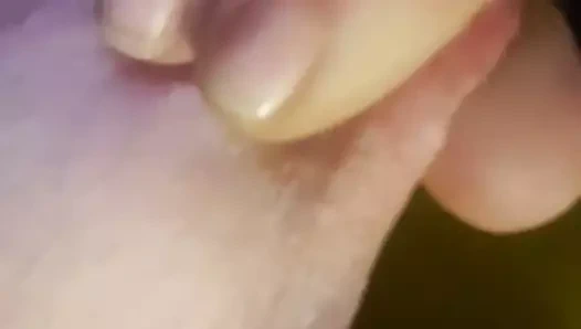 Yaralanmış göğüslerini çek