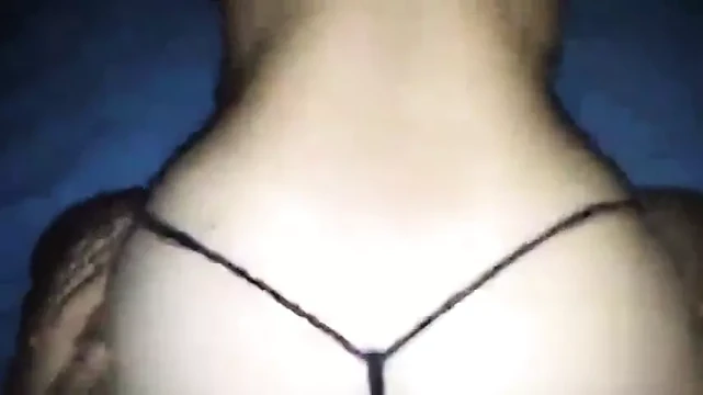 Tunuslu emlakçı anal seviyor