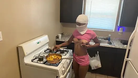 Hot babe naked making breakfast for her boyfriend m