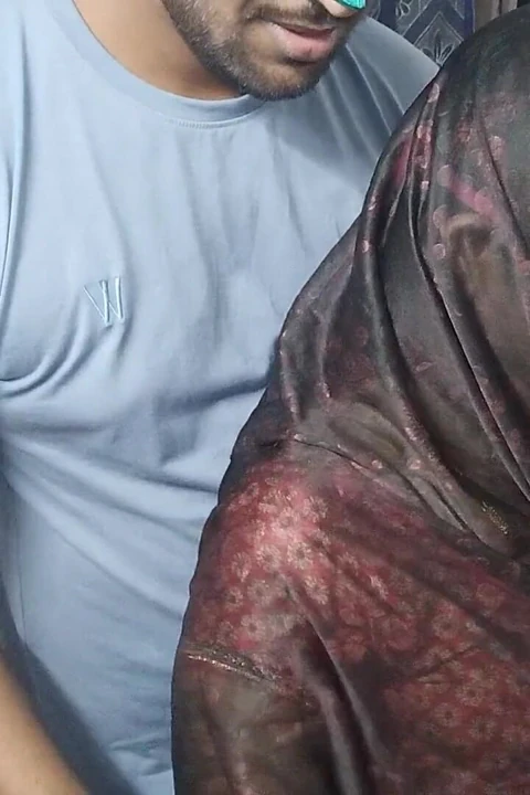 Ateşli desi orta yaşlı seksi kadın mükemmel götle yarağa biniyor - gerçek amatör ev yapımı Hintçe seks
