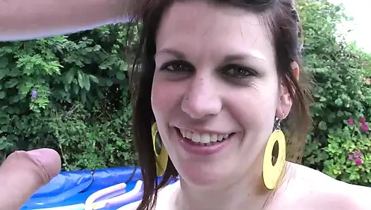 Ev hanımı iki büyük şişman yarağı sikiyor