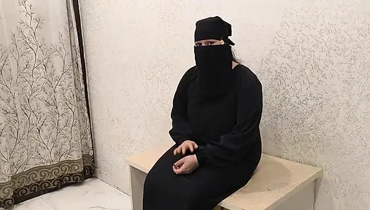 Müslüman kadınlar muayene için kliniğe geliyor doktor amını sikiyor