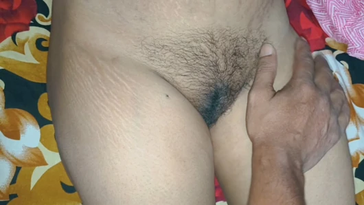 Ateşli genç kız çok sıkı amcık sikiliyor, Hintli desi genç ankhi sert sikişiyor tam xxx hd video net sesli