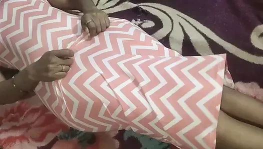 Sali'yi eve çağırarak onu tamamen çırılçıplak çıkardı ve su çekti.