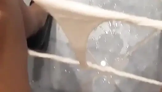 Bugün işeme fırsatım olmadı, bu yüzden imy mesane patlıyor