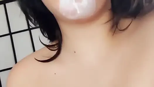 Nude and Making a Bubblegum Mess on Videocall - Bunny Looner
