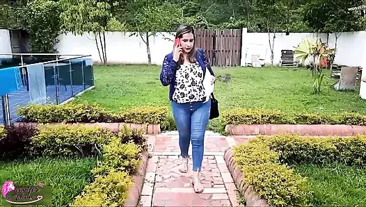 Tesadüfen bir kızla tanışıyorum ama onu o kadar seksi buluyorum ki düşünmeden ona onunla yatmak için bir teklif yaptım - İngilizce porno