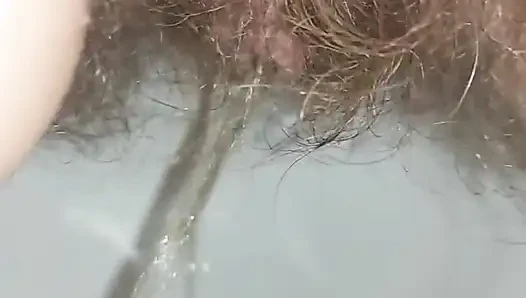 Tuvalete işerken çekilmiş yakın çekimim