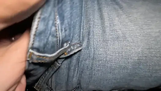 Arkadaşımla araba sürüyor ve sikişiyorum