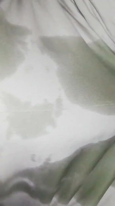 Çişimi tutamıyorum, her yeri ıslatıyorum, yakın çekim, yoğun mastürbasyon, büyük penis ve damarlı | Klip 1
