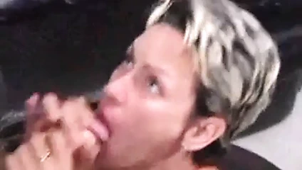 Anal seks ile yüz boşalmak için sıcak bebek