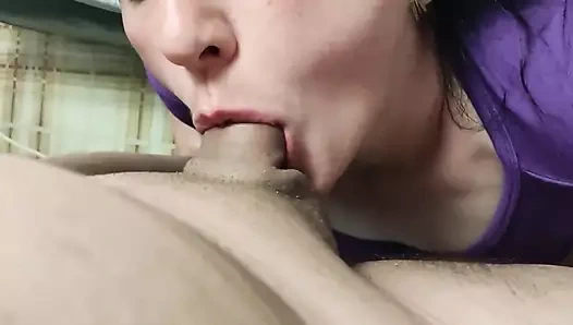 Orta yaşlı seksi üvey anne üvey oğluna tüm deneyimini yaşatıyor - sakso ve oral dölleme