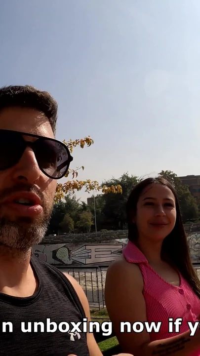 Halka açık parkta pembe Şilili barbie kızı tavlıyor - mia bunny | Klip 1