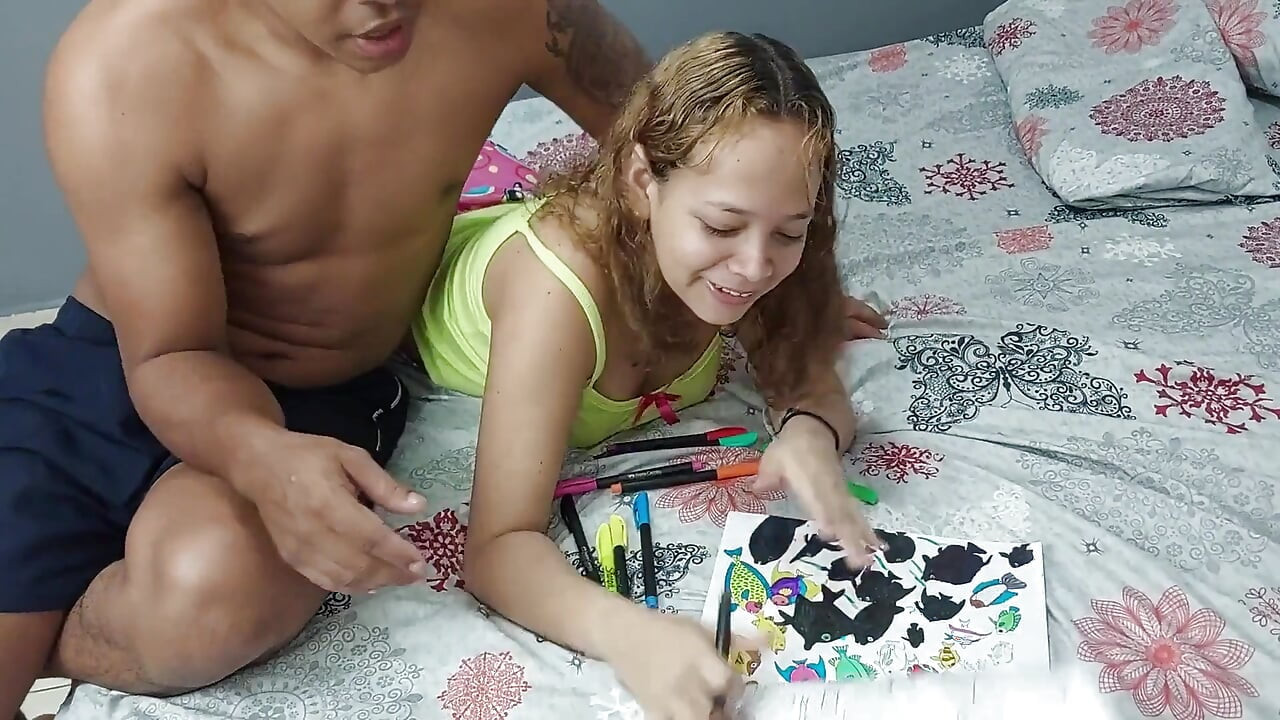 Bony'nin lezzetli ve sıkı bir amcığı var.