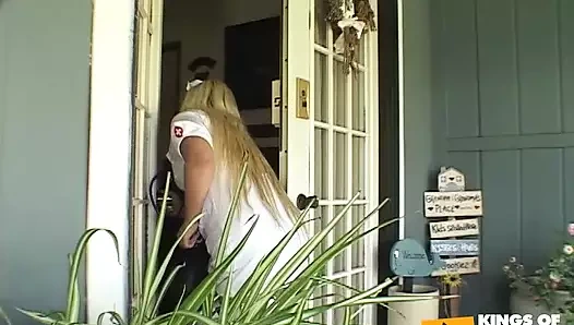 Asyalı hemşire hastası ve tombul bir adam tarafından amını sikiyor