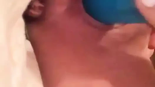 Mükemmel kedi dudaklar fışkırtma