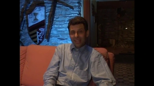 İki güzel lezbiyen için dildo mastürbasyonu ve orgazm