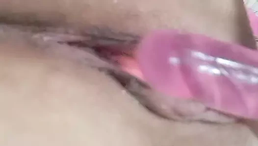 Yaramaz mini dildosunda boşalıyor