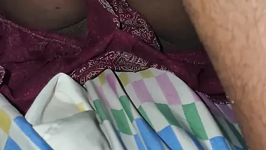Включенное настроение траха пальцами в ночное время