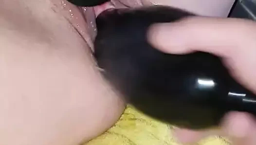 Sihirli değneğiyle oynarken karımla oynuyorum