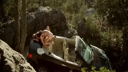 O arkadaşları kedi seviyor