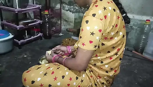 Üvey kız kardeşinin götü mutfakta üvey erkek kardeşinin yarağıyla domaltmalı Hintçe ses kaydı