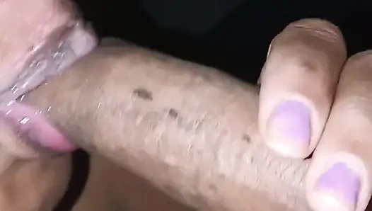 Ağzıyla yarağa masaj yapıyor!!