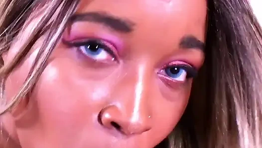 Yıldızı Nina Rivera Ve Don Whoe Sevgililer Gününü Edepsiz Bir Şekilde Kutluyor