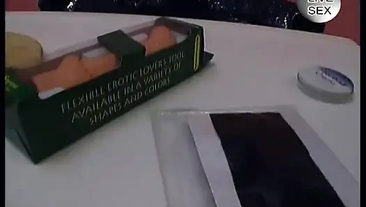 Külotlu çoraplı sarışın genç kız arkadan sikiliyor