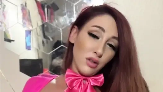 İngilizce olarak göğüslerimi nasıl emeceğim konusunda talimatlar veriyorum