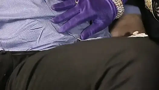 Güzel Alman sarışın bebek şehvetli anal sikişin tadını çıkarıyor