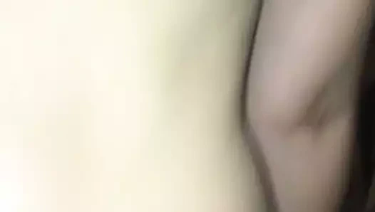 Bence o horozu seviyor