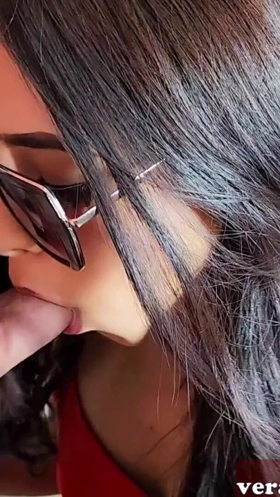 18 yaşındaki Meksikalı latin genç Aracely Ferraz yaşlı Alman adamla sikişmek için tanışıyor | Klip 1