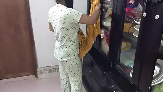 Kayınbiraderi ile ilk seks. Bangla sesli seks videosu.