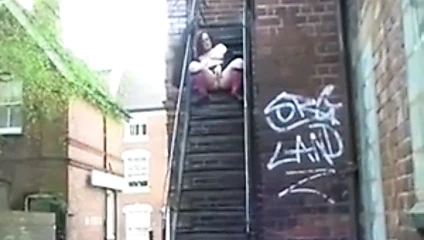 Mastürbasyon ve orgazm üzerinde kamu merdiven