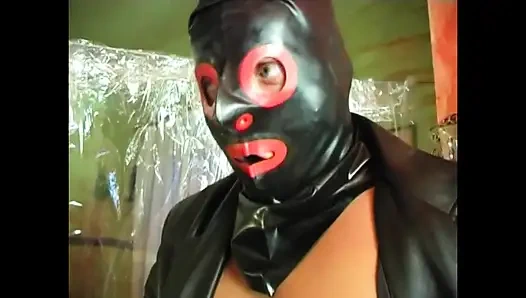 Yarak arayan sarışın sürtük için fetiş arzusu