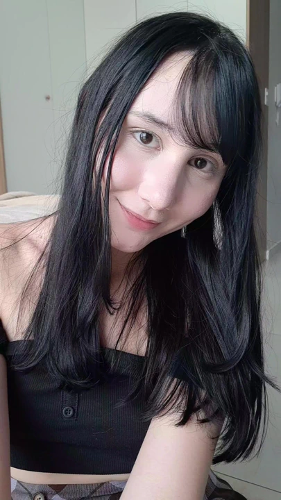 Merhaba! Güzel olduğumu mu düşünüyorsun?