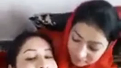 Arap lezbiyenler yapma dışarı ve sigara içme