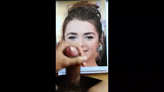 Ben maisie williams üzerinde boşalmak - bir haraç