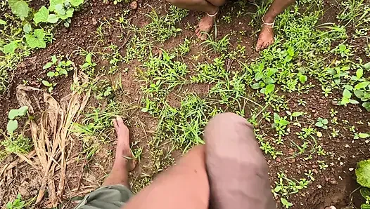 Üvey erkek kardeş bakire amcığını sikiyor
